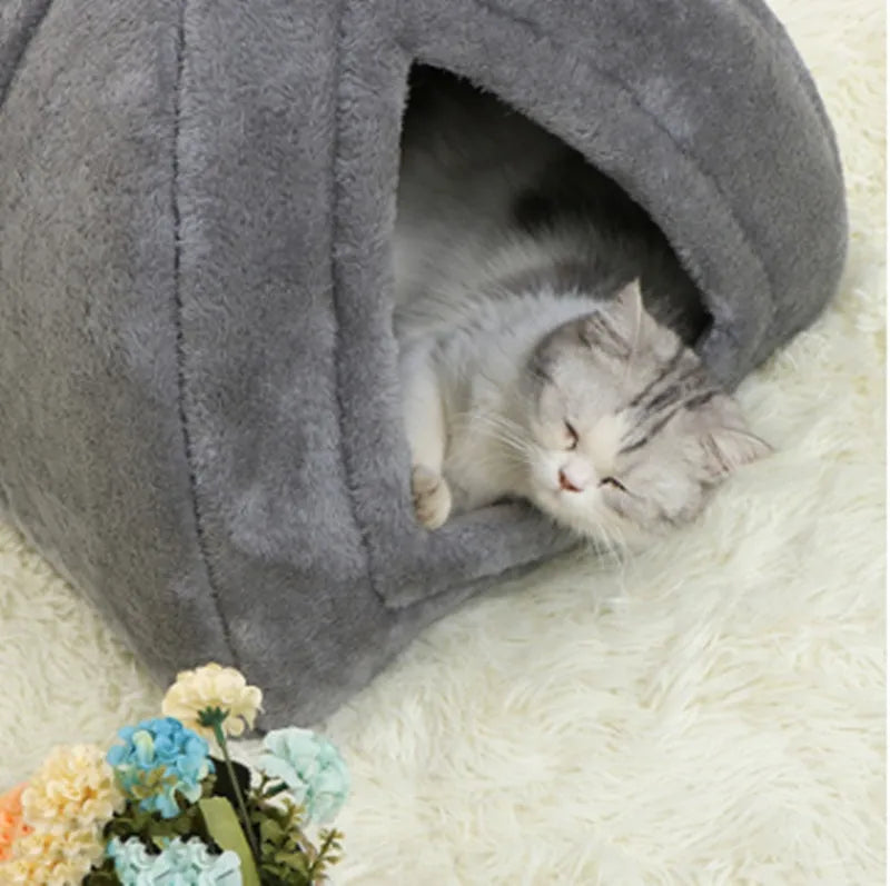 Warm cat house closed folding design in breathable wool for small and medium pets
