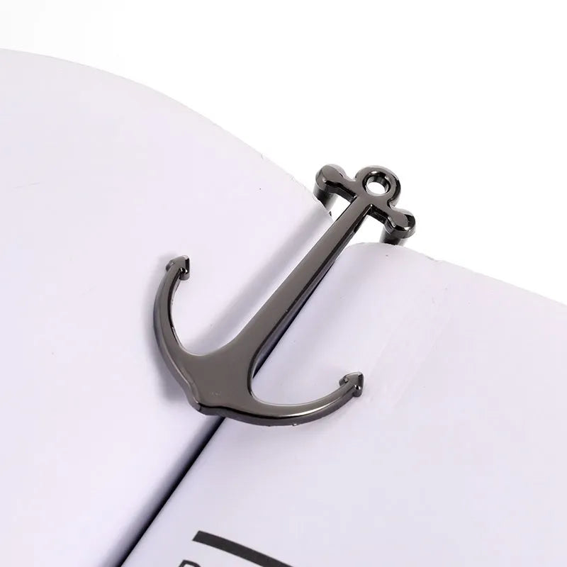 Creative metal bookmark page folder in silver with Japanese-style design, compact size 1.78 x 6.6 cm