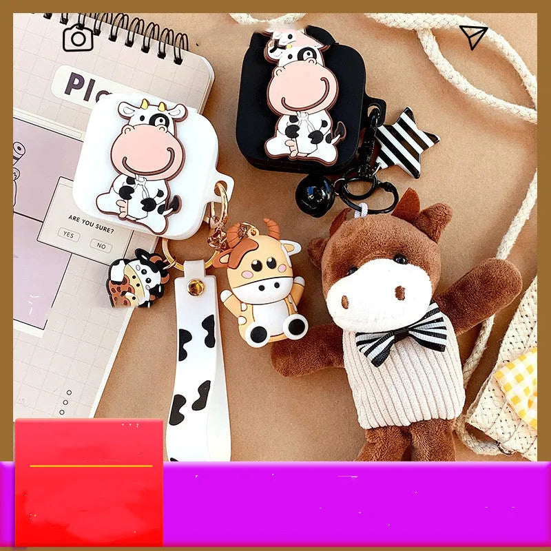 White silicone protective case for Xiaomi Air2 SE with big cow doll pendant and beige cow wristband