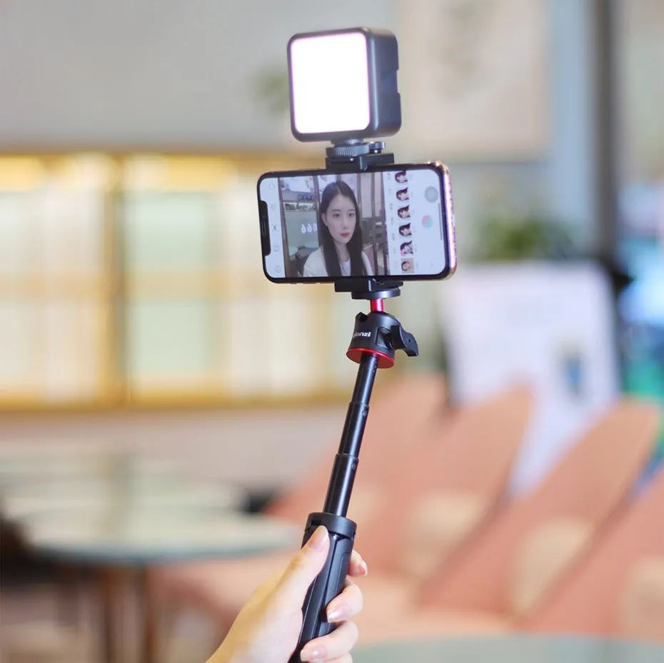Aluminium mobile vlog bracket with phone holder and integrated LED fill light for filming