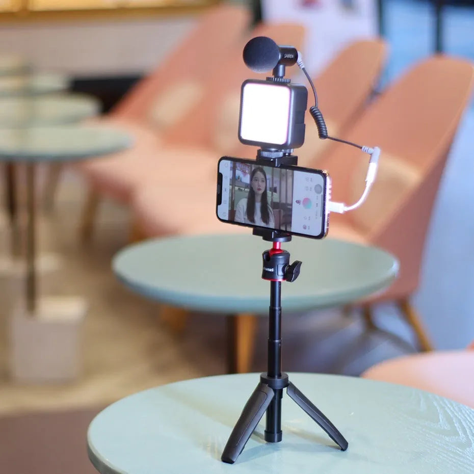 Aluminium mobile vlog bracket with phone holder and integrated LED fill light for filming
