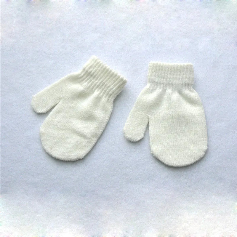 New winter warm knit gloves for children aged 5-11 in jacquard monochrome finish, colours Black Blue Grey Red White