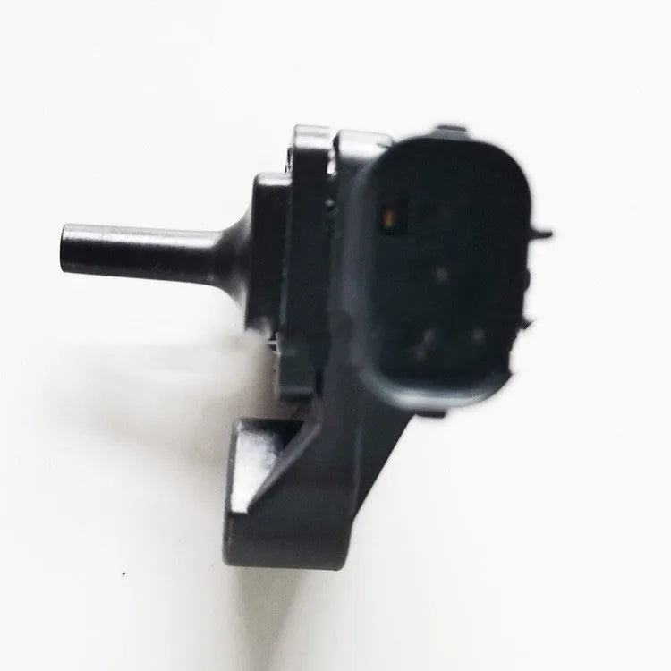 Black intake pressure sensor for Mitsubishi Pajero with part number 079800-7430