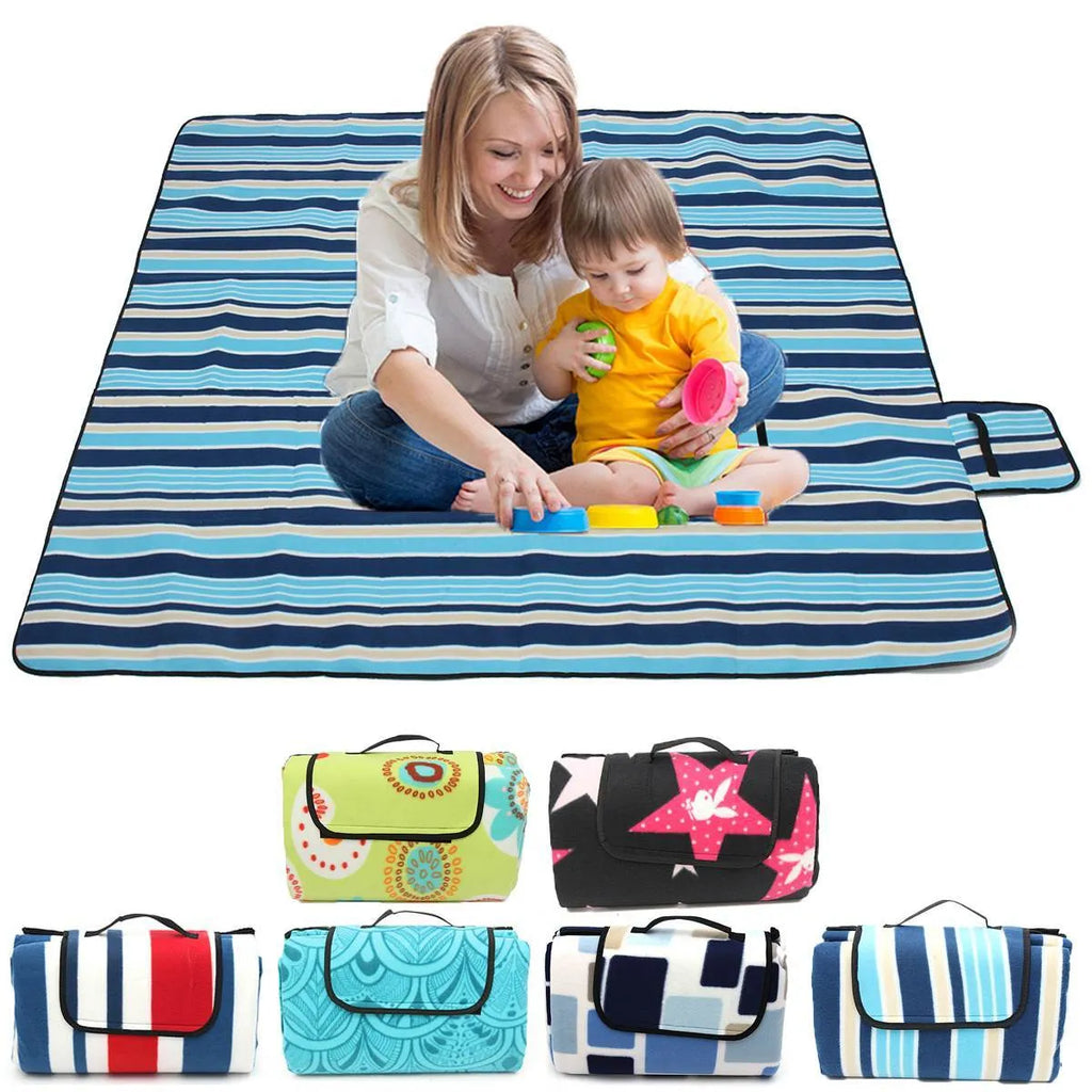 Thickened waterproof camping mat in blue stripes, 200x150cm, for outdoor picnics
