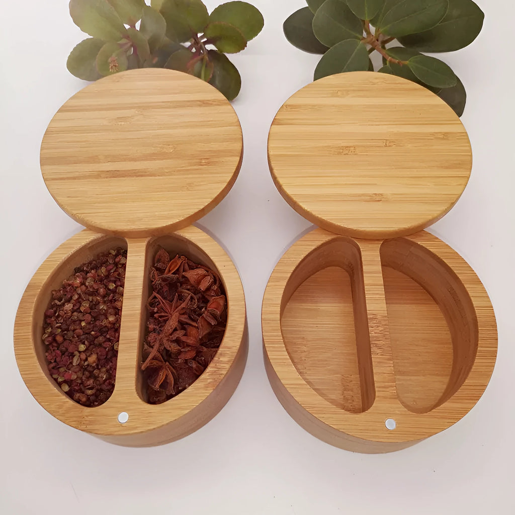 Bamboo seasoning box with 7.5cm spoon for solid herbs and spices