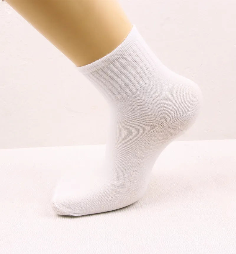 Pair of men's middle tube cotton blend socks in white with moisture wicking and deodorising properties