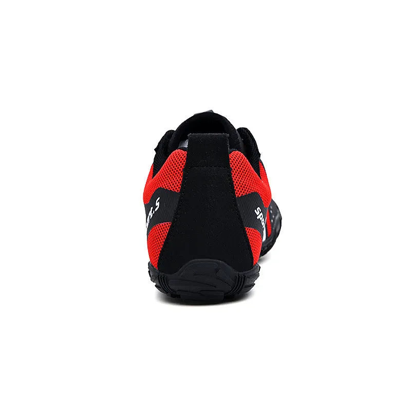 Outdoor quick-drying wading shoes in mesh with a natural rubber sole.