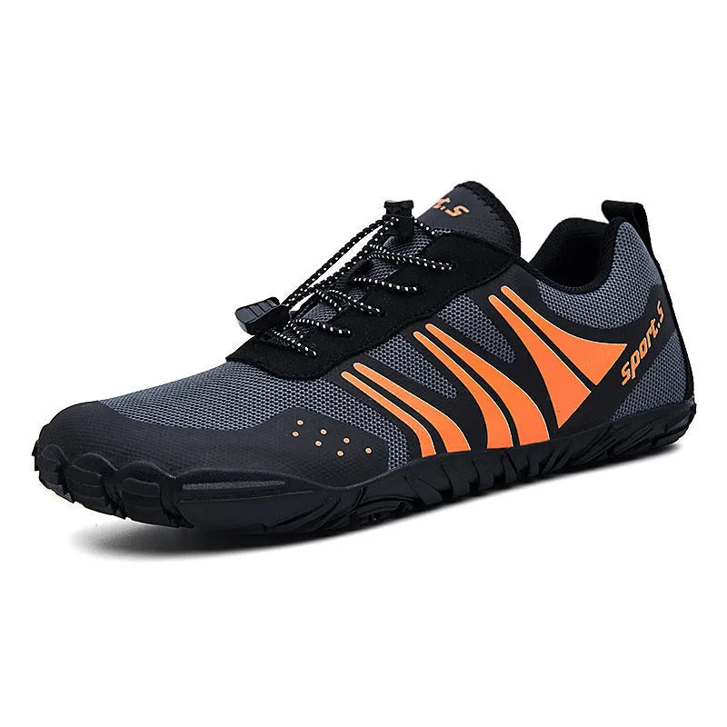 Outdoor quick-drying wading shoes in mesh with a natural rubber sole.