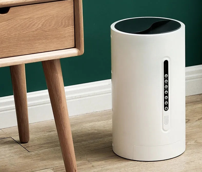 White smart pet feeder with 4.6L capacity and programmable timing for cats and dogs