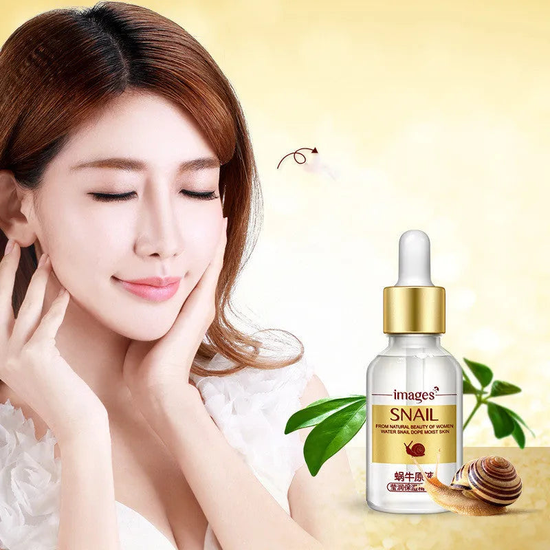 Snail moisturizing nourishing serum 15ml bottle with snail essence for face hydration and whitening