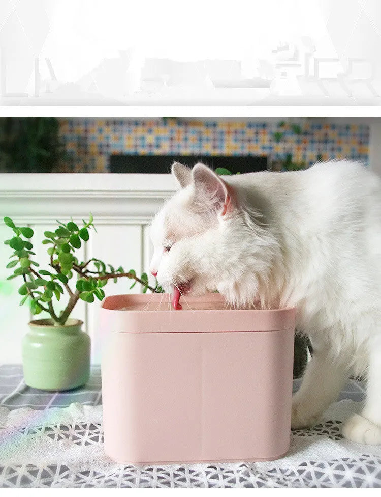 Pet cat smart drinking water fountain 1.5L compact size for cats and small dogs