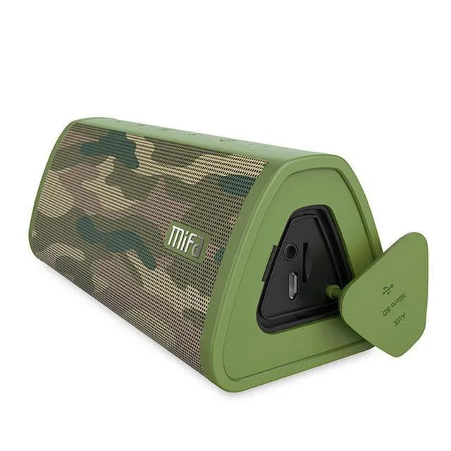 Black Bluetooth waterproof outdoor speaker with 10W subwoofer, 152x66x64mm, on a neutral background