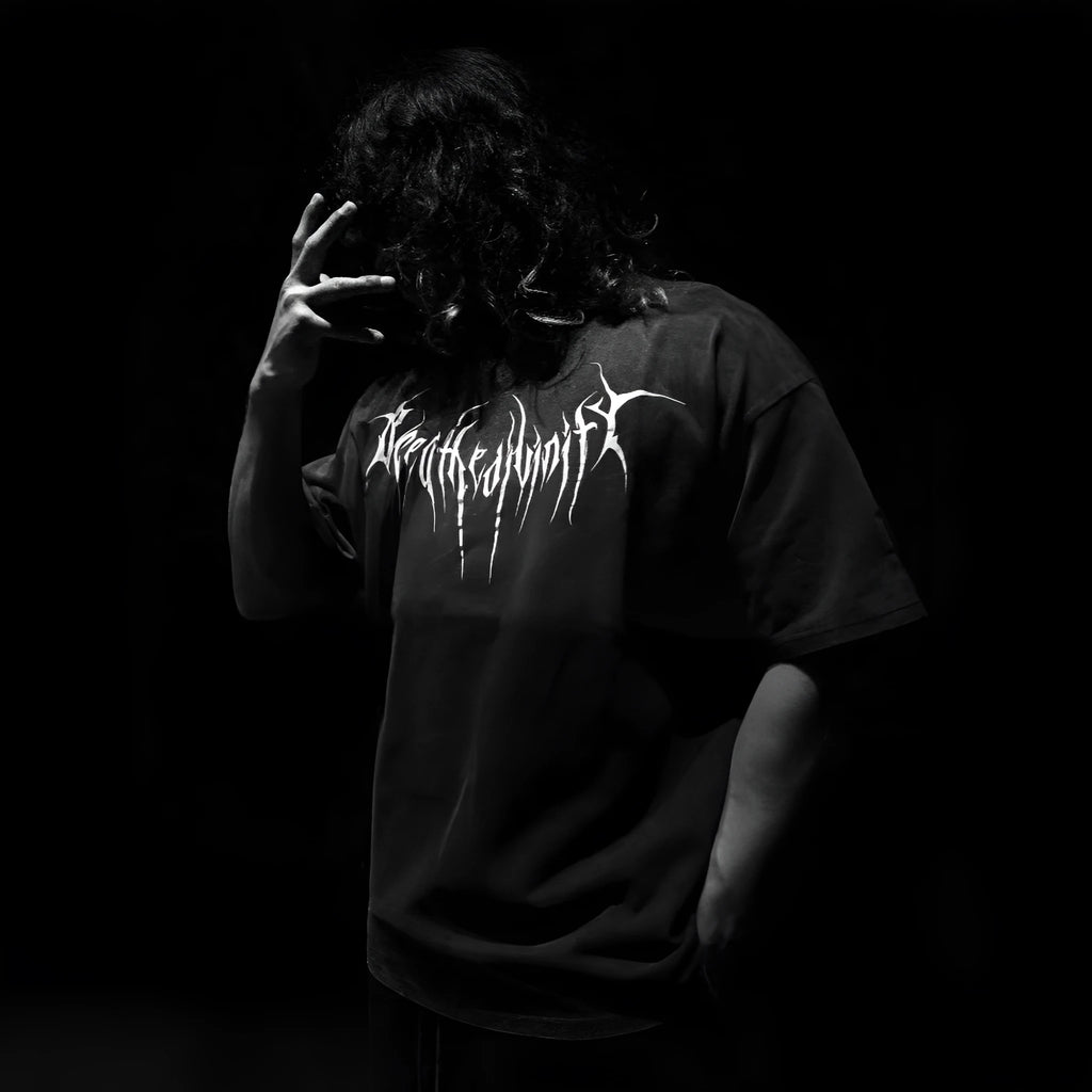 Dark loose cotton T-shirt with short sleeves and gilding detail, plus size fit