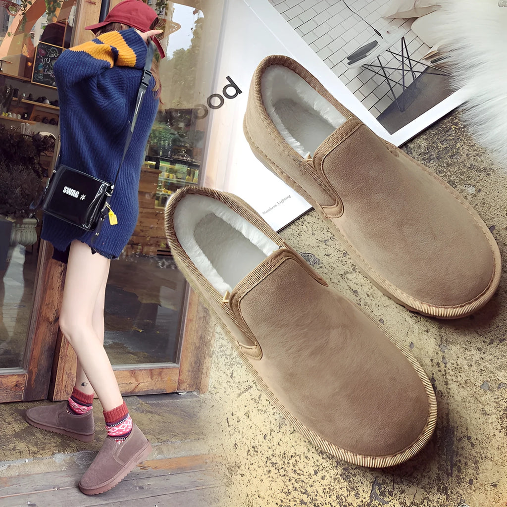 Flat snow boots with fleece lining in multiple colours showing round toe and rubber sole
