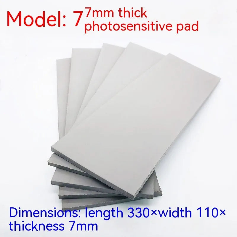 Black and grey plastic light-sensitive mat for seal pottery and calligraphy in three thicknesses.
