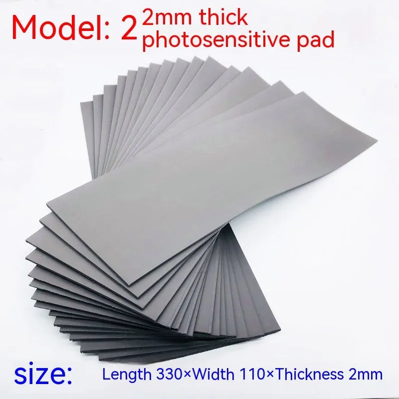 Black and grey plastic light-sensitive mat for seal pottery and calligraphy in three thicknesses.