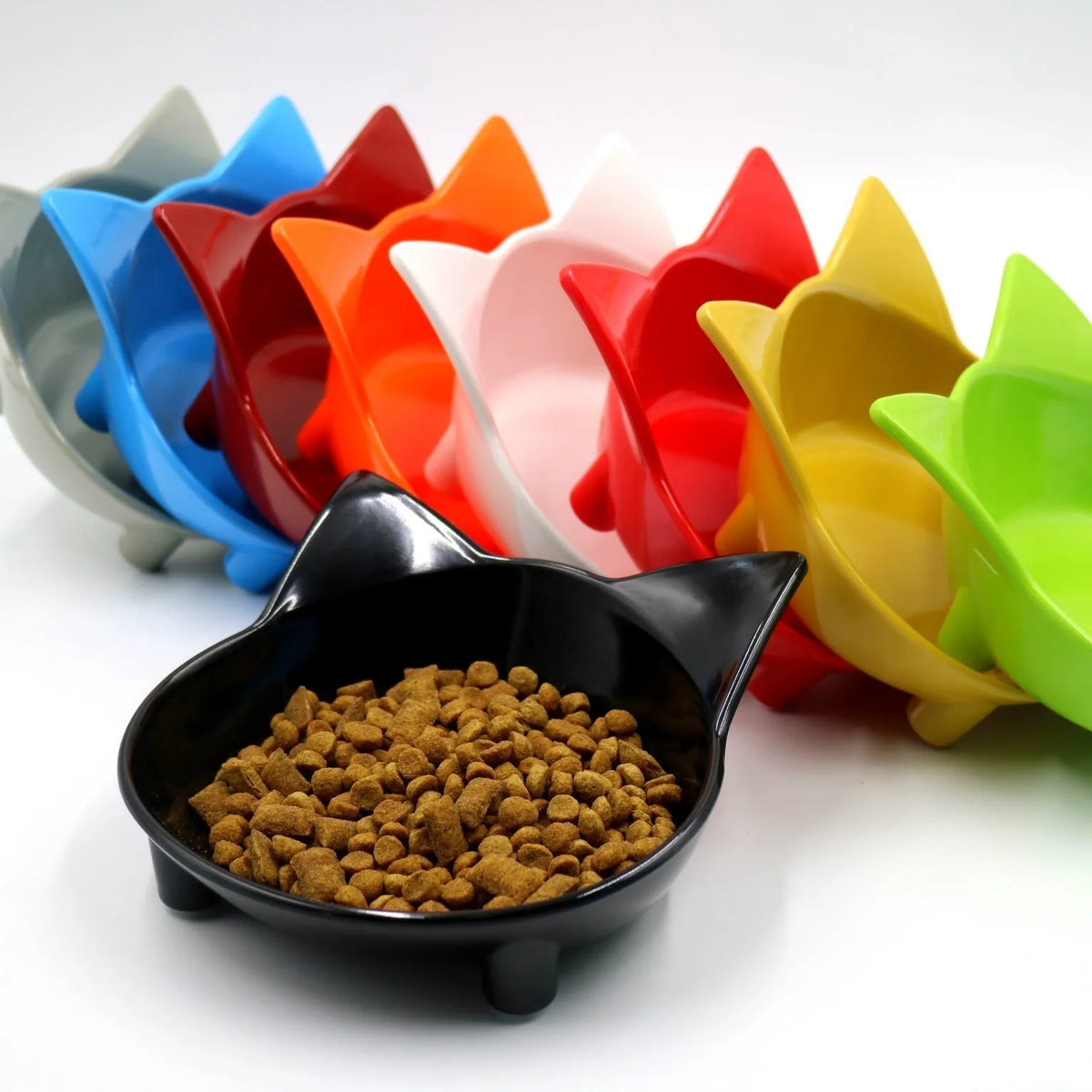 Melamine anti-slip cat bowl in black with non-slip base for stable feeding