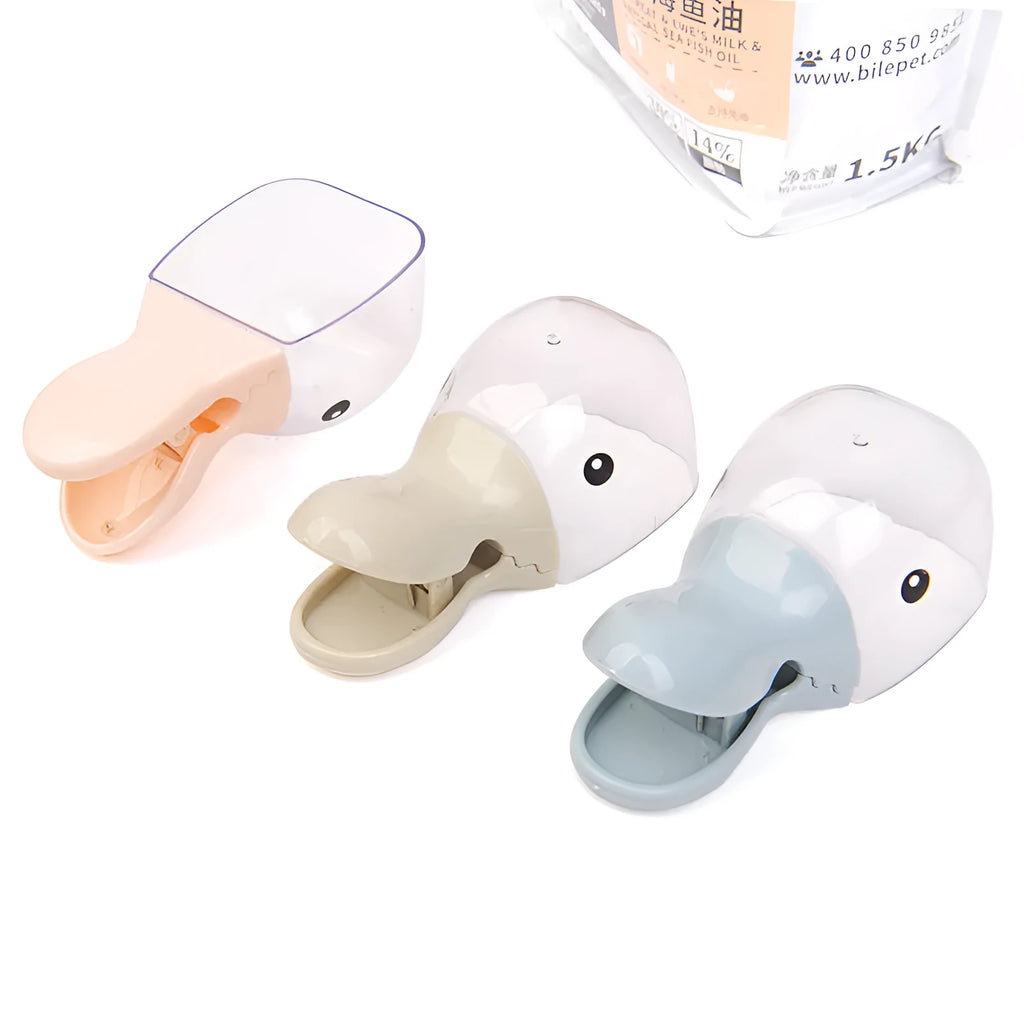 Cat food seal fresh-keeping clip with scoop and belt clip on an opened bag