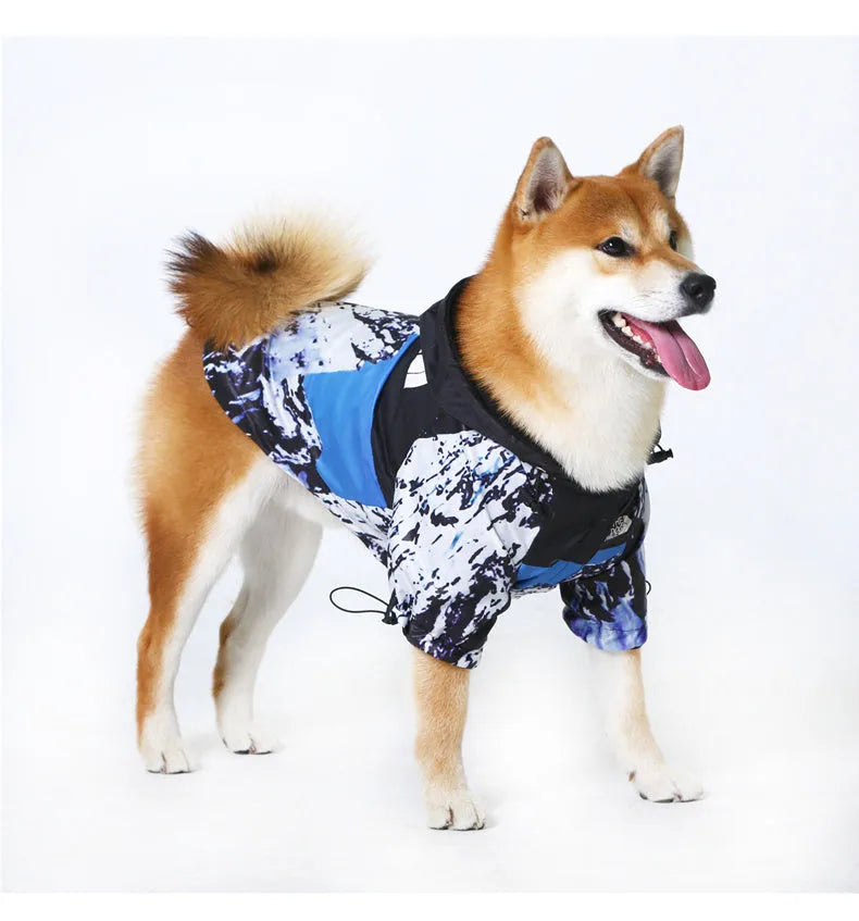 Leisure raincoat in black, windproof and waterproof design for outdoor use