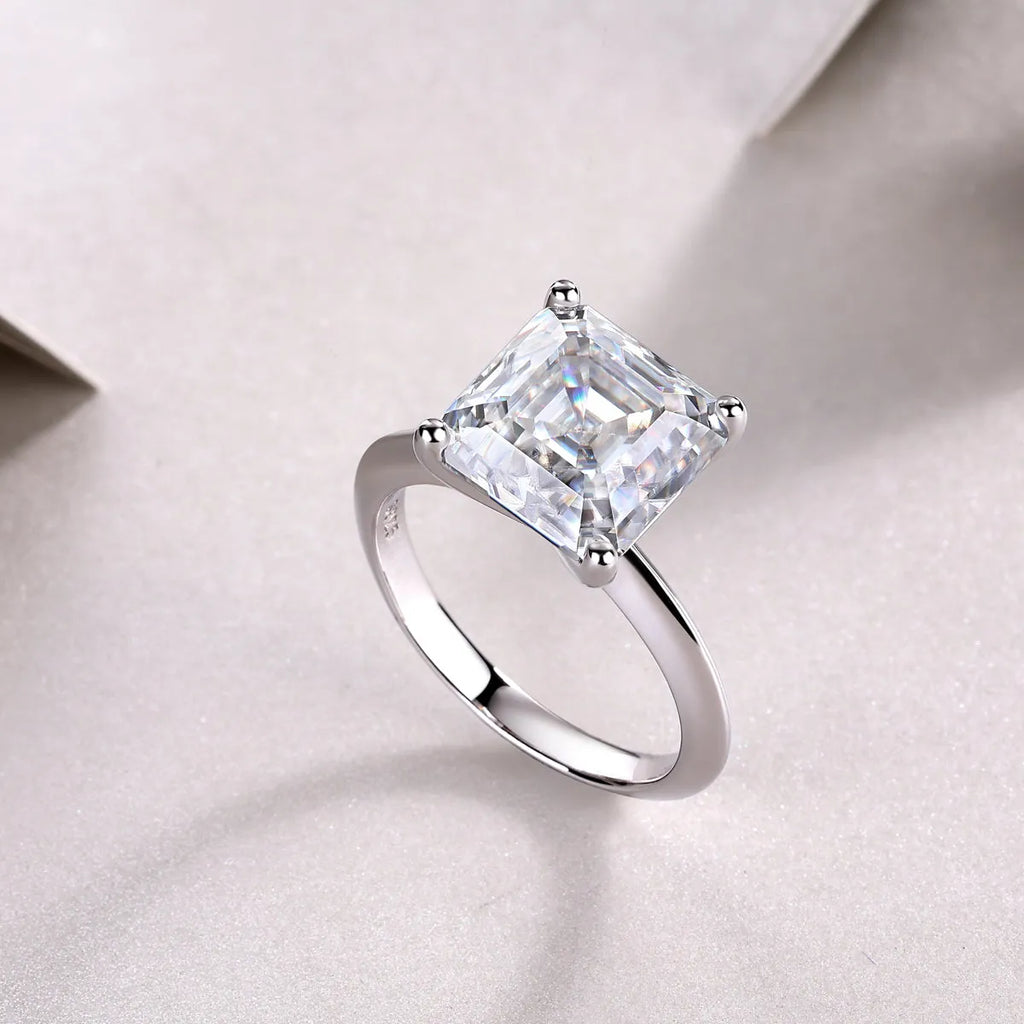 Heart-shaped moissanite wedding ring set in S925 silver with platinum plating, square 10*10 mm stone, gift box packaging