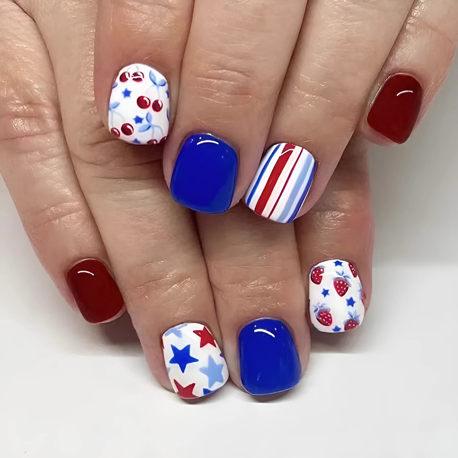 C409 Style glossy red and blue strawberry cherry pattern short nail stickers, pack of 24