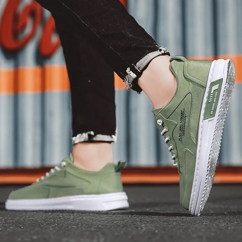 Men's lace-up canvas sneakers in solid colour, round toe, low heel, breathable mesh lining, available in black green grey