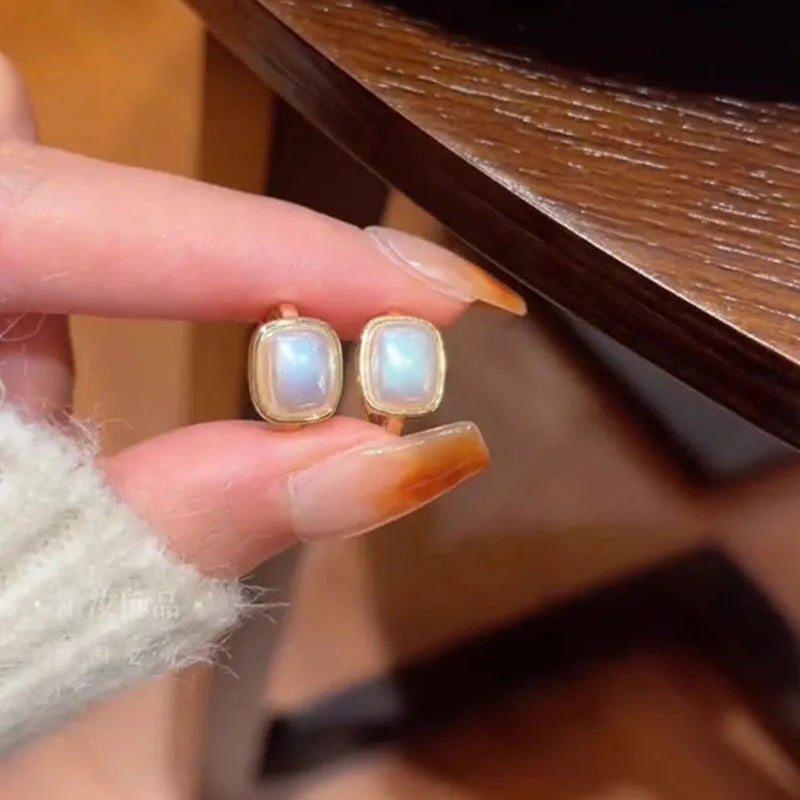 Plating Color Pearl Ear Clip Earrings – copper geometric clip-on earrings with electroplated finish and ring element