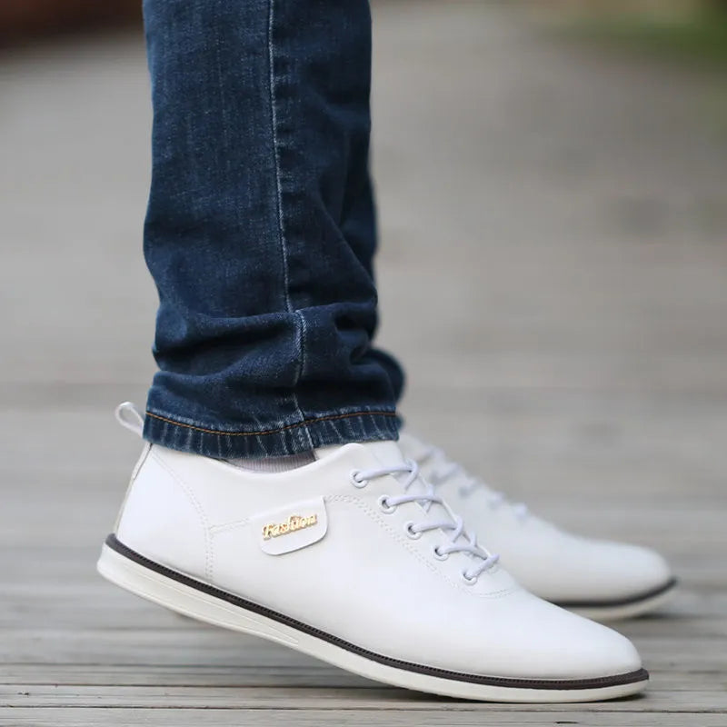 Non-slip lace-up sailing shoes with PU insole and breathable upper in leather-style finish