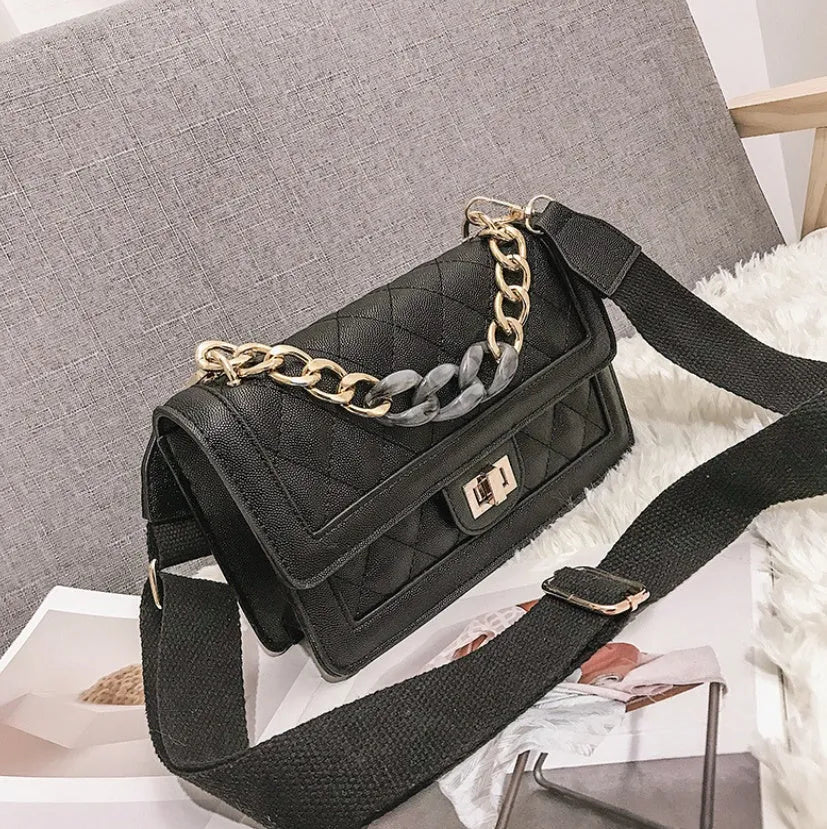 Small rhombic retro handbag with gradient chain shoulder strap in PU, available in five colours