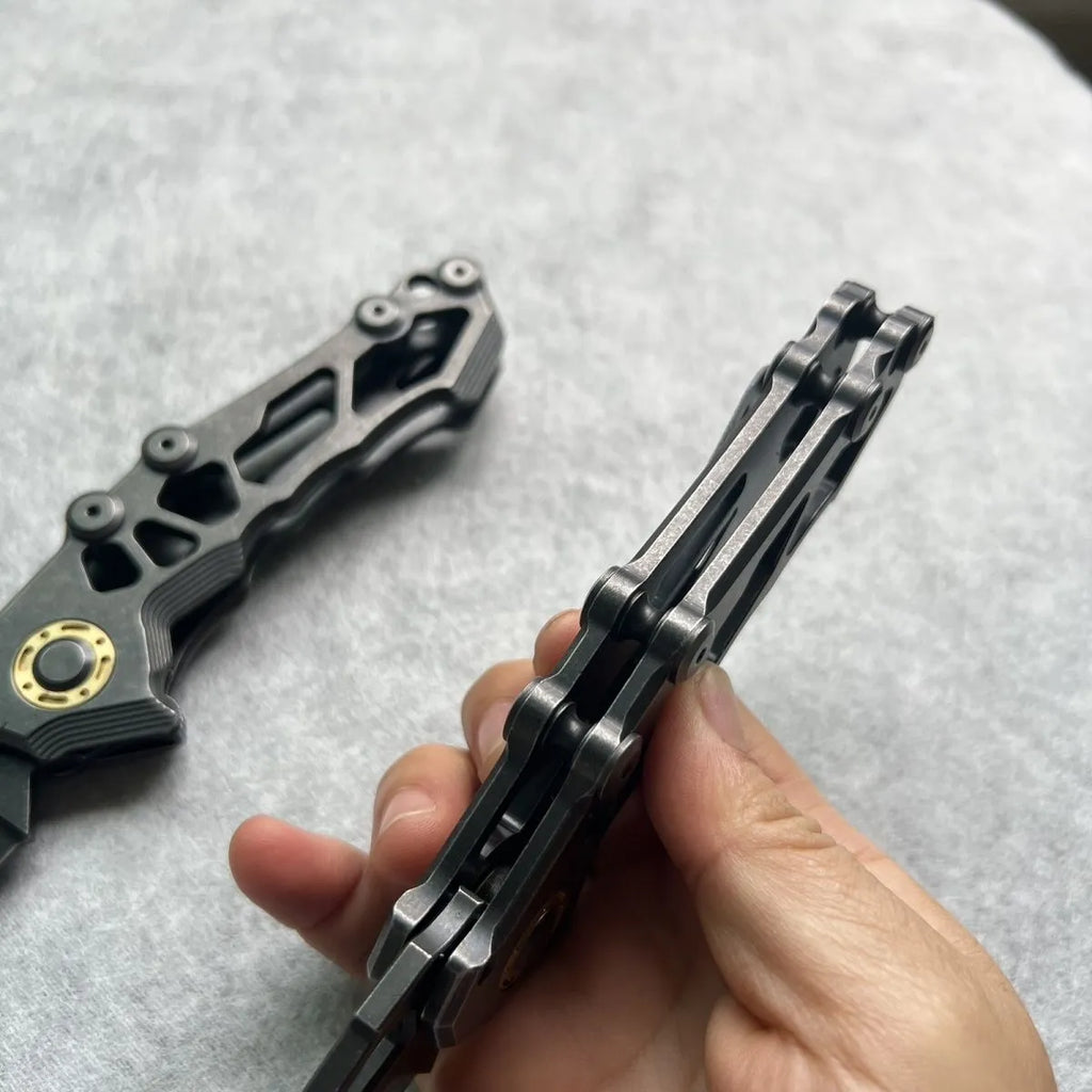 D2 steel folding knife with 9cm blade and 120mm handle, compact outdoor pocket knife