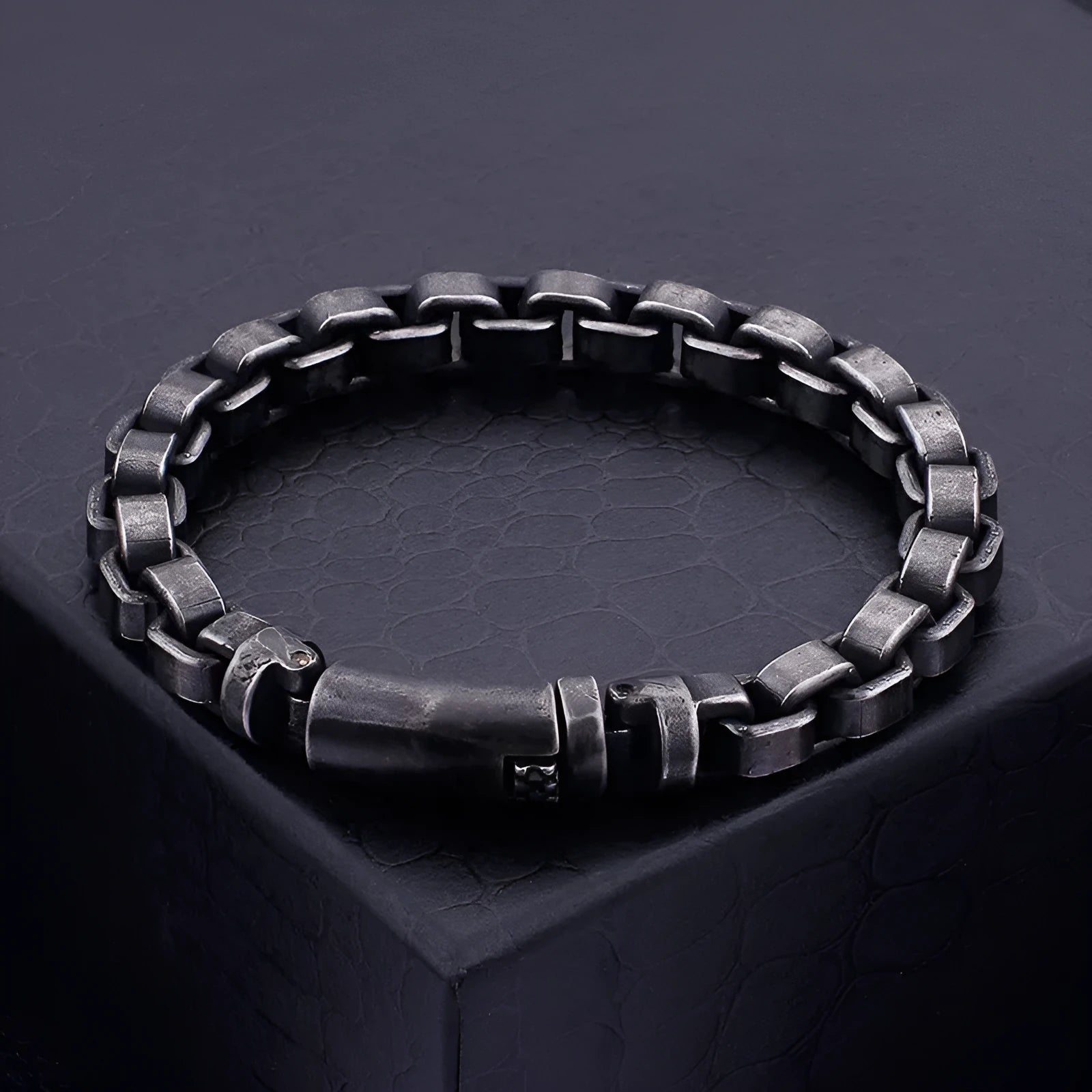 Black titanium steel geometric chain bracelet for men, 22cm length, retro punk style