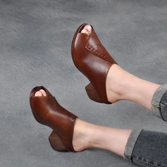 Women's black peep-toe sandals with square heel and rubber sole