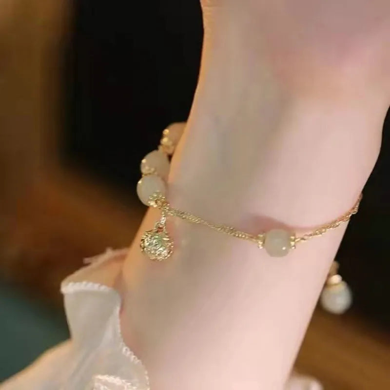 Chinese style bamboo leaf glass bracelet for women with manual craftsmanship.