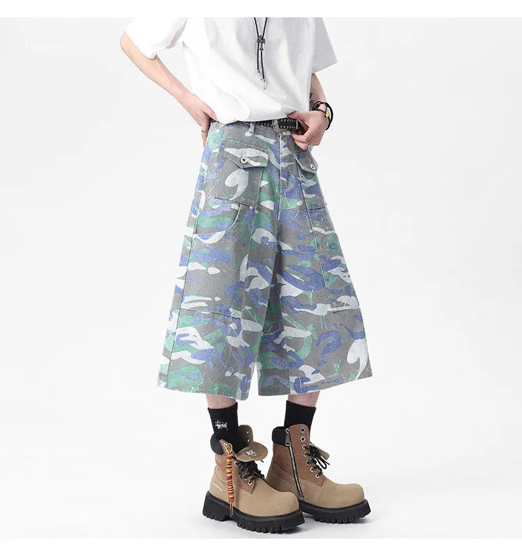 Women's camouflage denim trousers with cargo pockets and cropped straight leg design