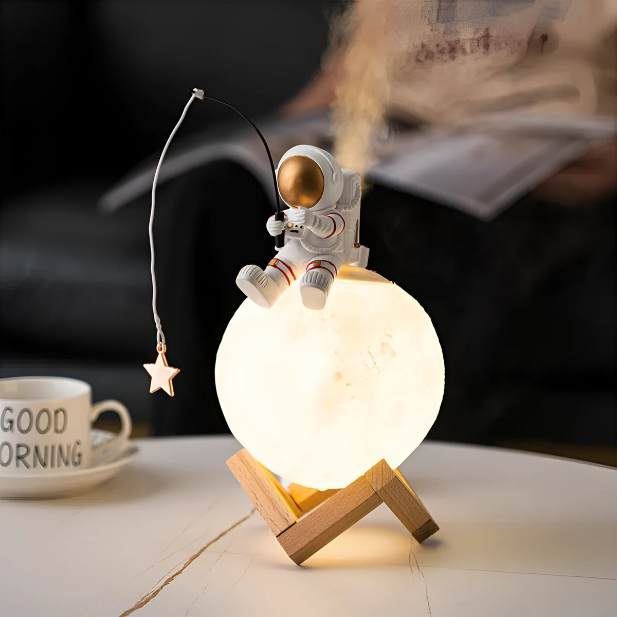 Gold astronaut figurine humidifier with wooden frame, resin space man ornament, 13x13x28cm, USB powered