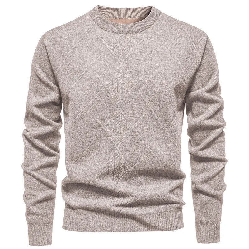 Man wearing fleece-lined thick round neck knitted undershirt in dark gray, winter casual pullover