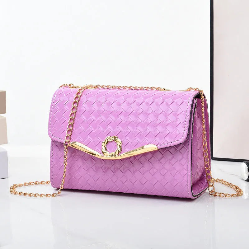 Chain shoulder messenger women's bag in solid colour PU leather with weave detail, small black variant
