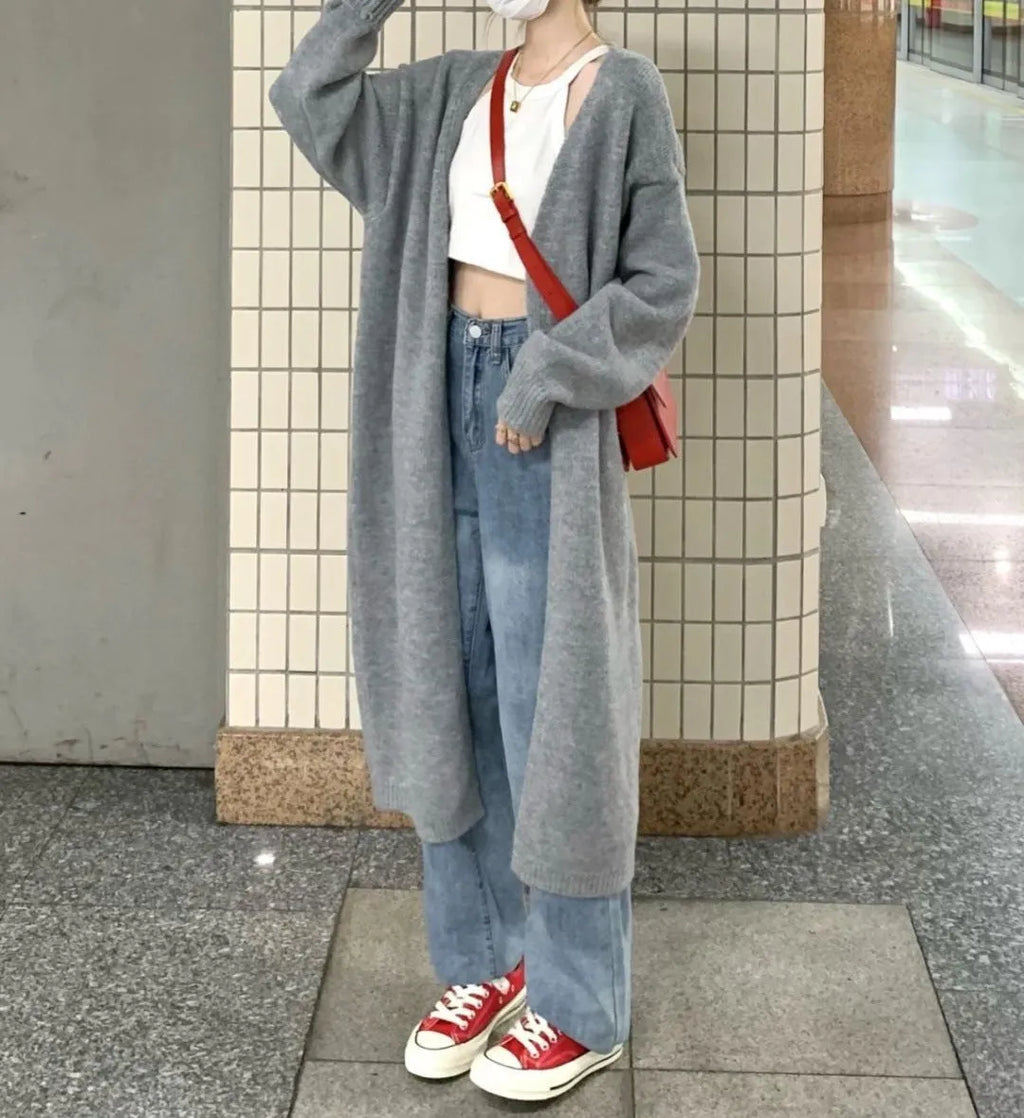 Women's loose Chenille knit cardigan sweater in dark grey with 3D stitching pattern and regular sleeves