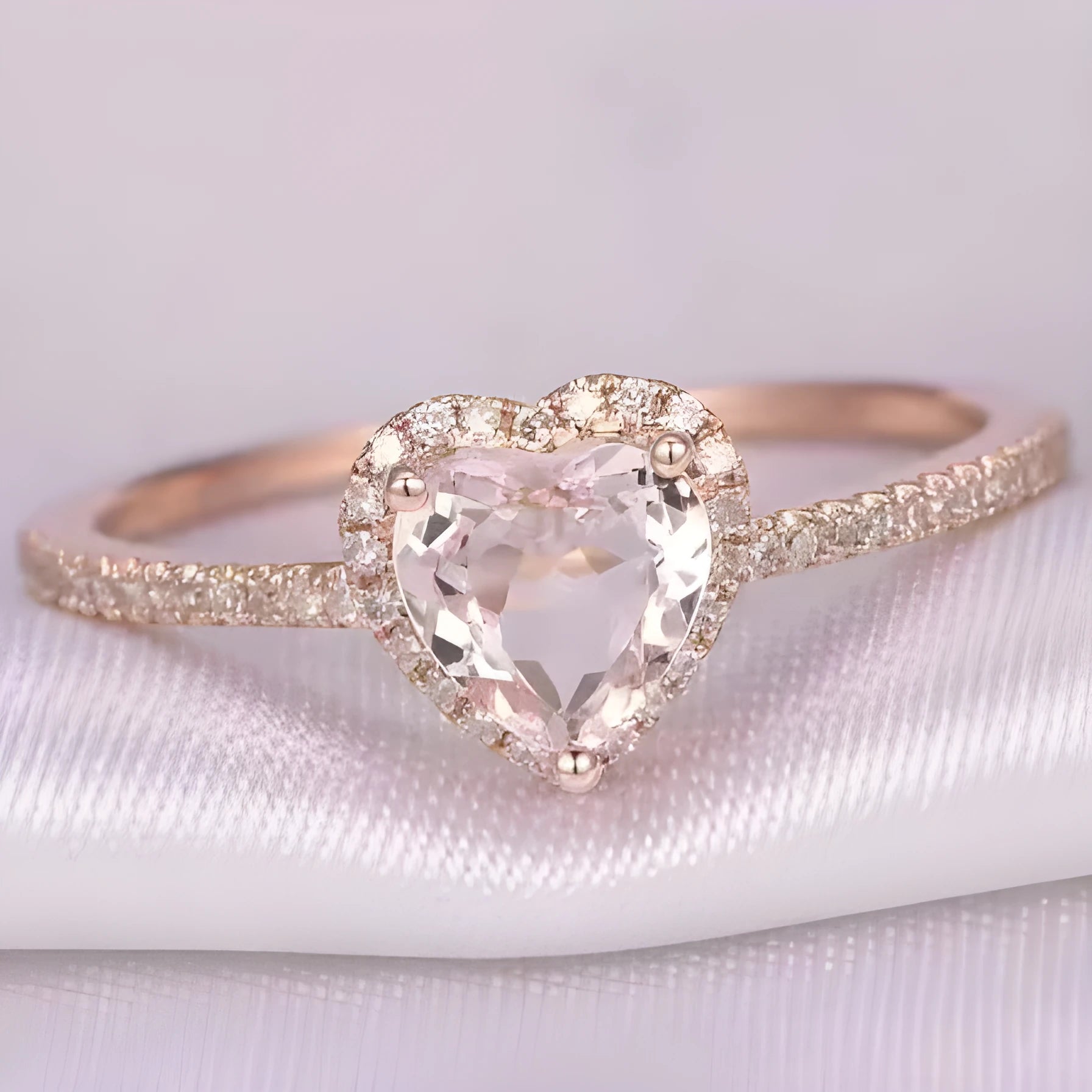White copper women's wedding ring with heart-shaped crystal in rose gold or silvery finish