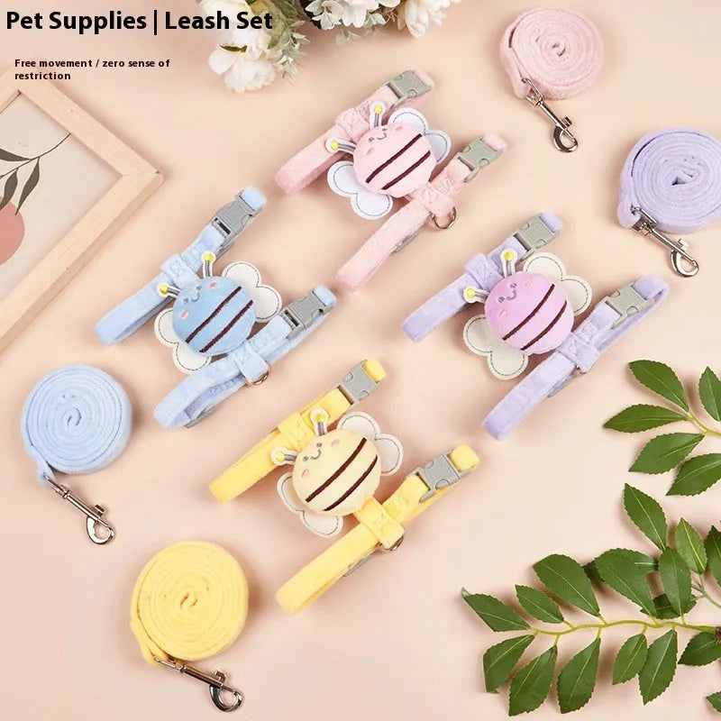 Adjustable bee-shaped cat lead in polyester material showing pink, yellow and blue colour options
