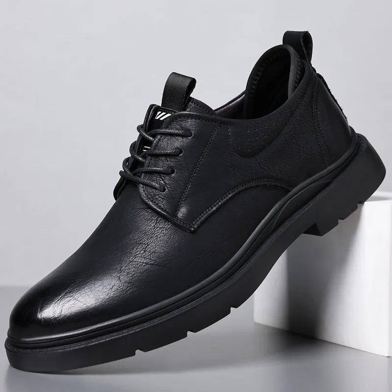 Men's black and brown leather business shoes with cowhide upper and rubber sole.