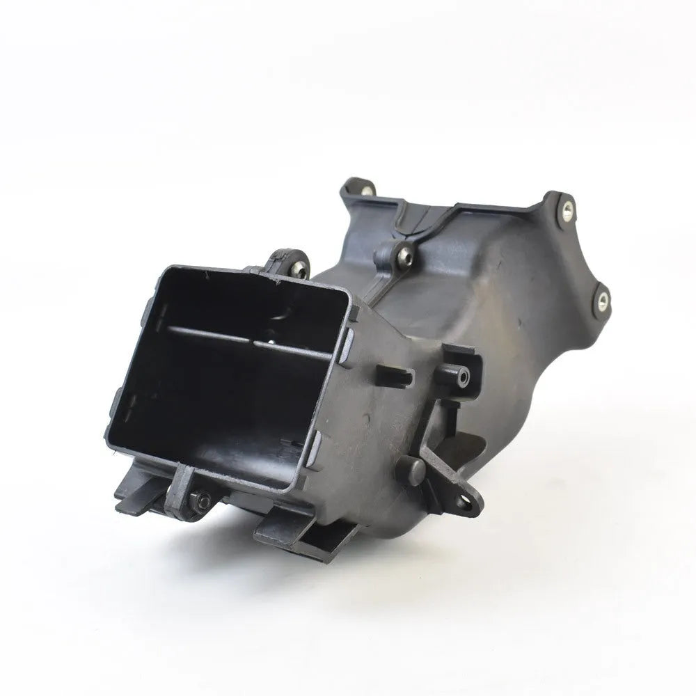 Black polymer ventilation pipe for Yamaha motorcycle intake, dimensions 280mm long.
