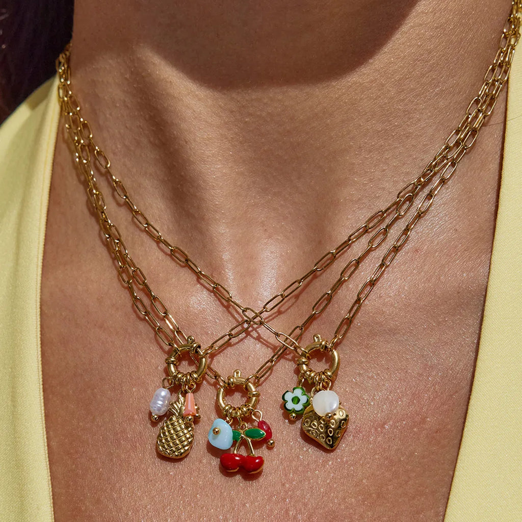 Stainless steel clavicle chain with geometric strawberry-shaped titanium steel pendant in non-fading finish