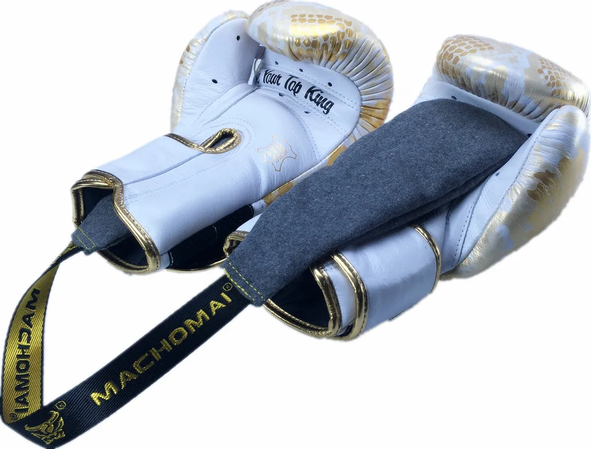 Boxing gloves moistureproof bag with high grade flannelette and absorbent pad in Lavender, Ocean, or Rose scent.
