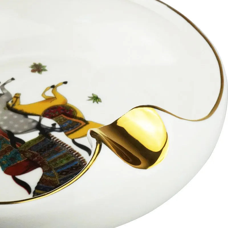Bone ceramic cigar ashtray with manual gold drawing, 175 x 175mm, horse colour option