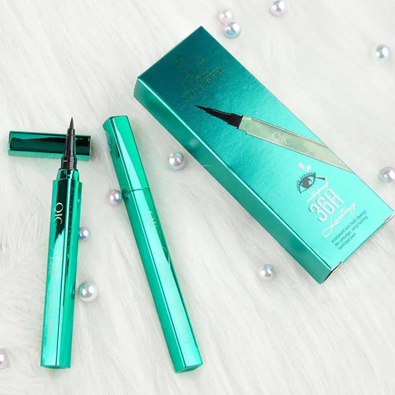 Jade green eye liner pencil with smooth long-lasting warm water removable formula, 1g net content