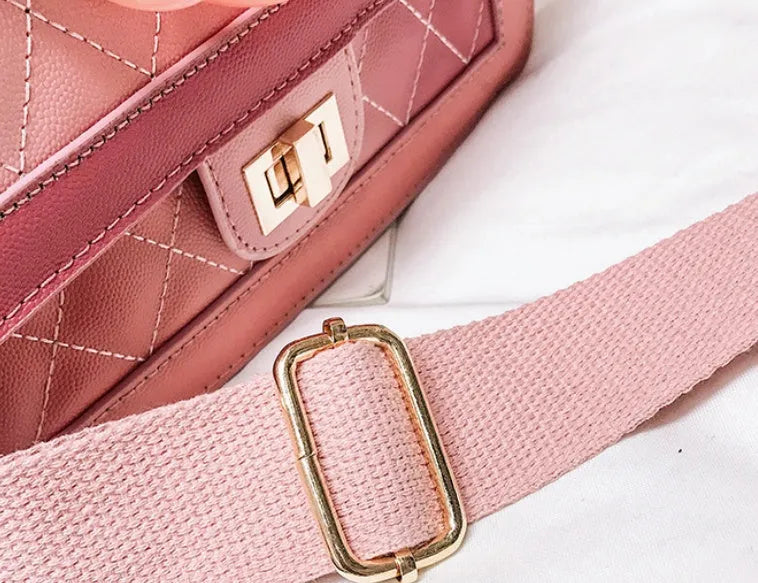 Small rhombic retro handbag with gradient chain shoulder strap in PU, available in five colours