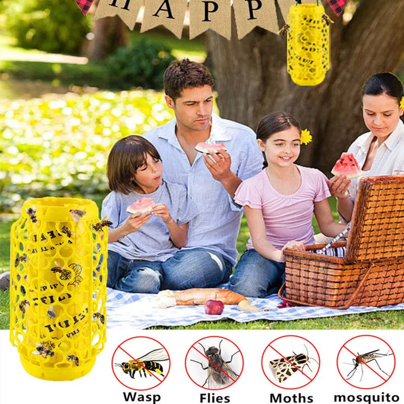 Hanging hornet catcher with sticky trap and outer mesh on rope, made from PP material, set for outdoor use