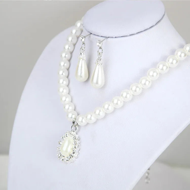 Pearl necklace set for women with alloy drop pendant and water wave chain in photo color
