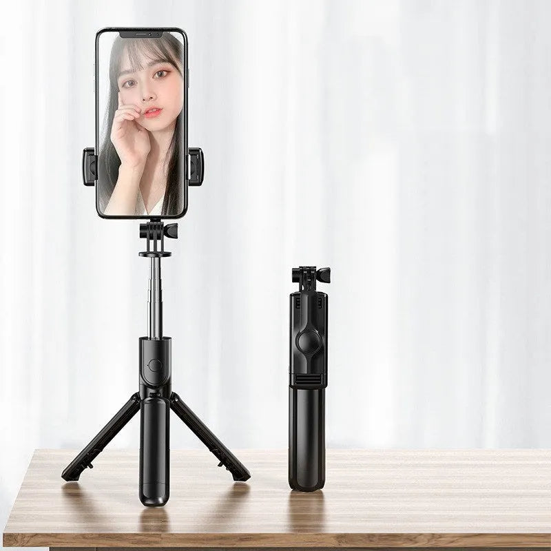 Bluetooth selfie stick S03 in Black with aluminium alloy arm and plastic handle, includes remote control
